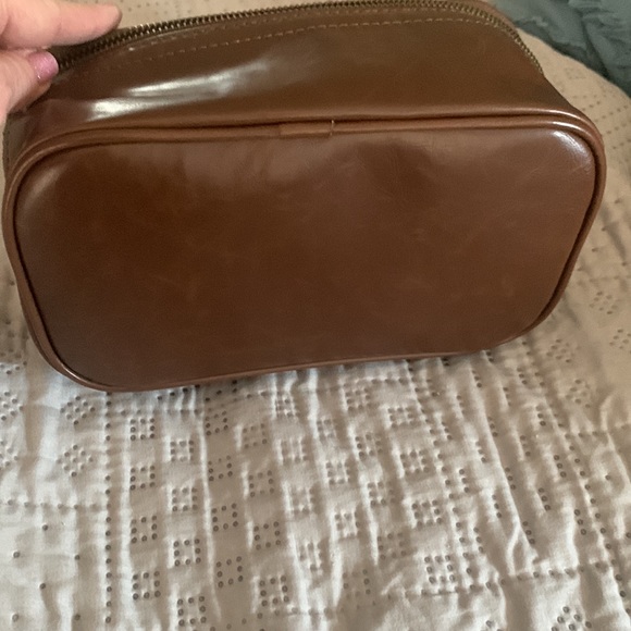 Brand new, never used Swanky Badger Dopp kit, monogrammed with JH. - Picture 3 of 3
